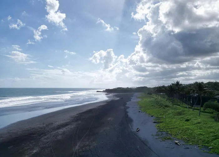 Kamalie Bali 4 Elegant Rooms, Rice Fields ,ocean , Pool, Jacuzzi, Rooftop And Staff To Take Care Of * تاناه لوت