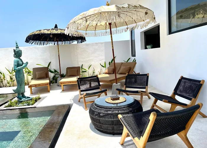 Kamalie Bali 4 Elegant Rooms, Rice Fields ,ocean , Pool, Jacuzzi, Rooftop And Staff To Take Care Of * تاناه لوت