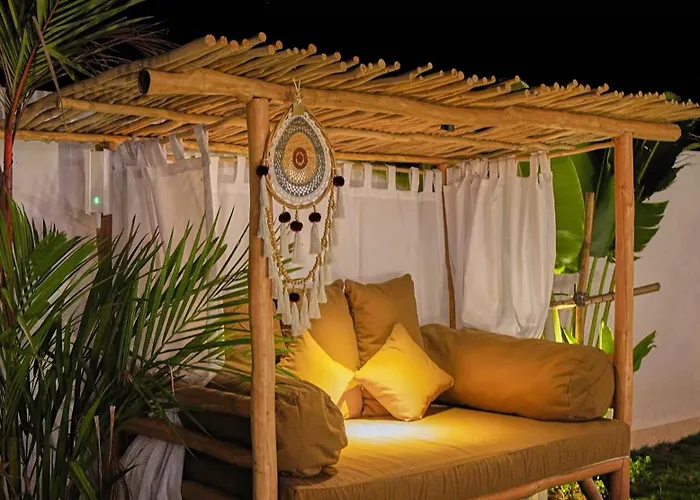 Kamalie Bali 4 Elegant Rooms, Rice Fields ,ocean , Pool, Jacuzzi, Rooftop And Staff To Take Care Of تاناه لوت